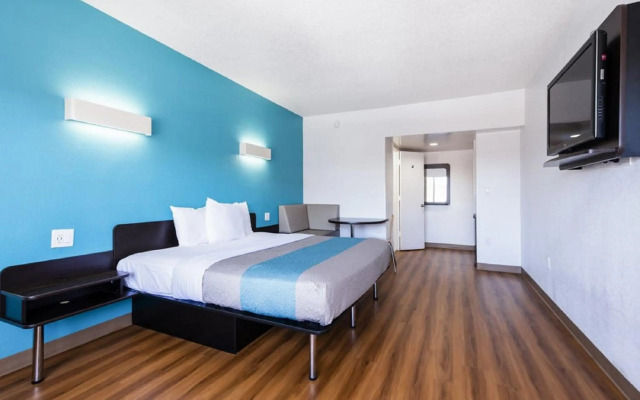 Motel 6 Jacksonville, NC