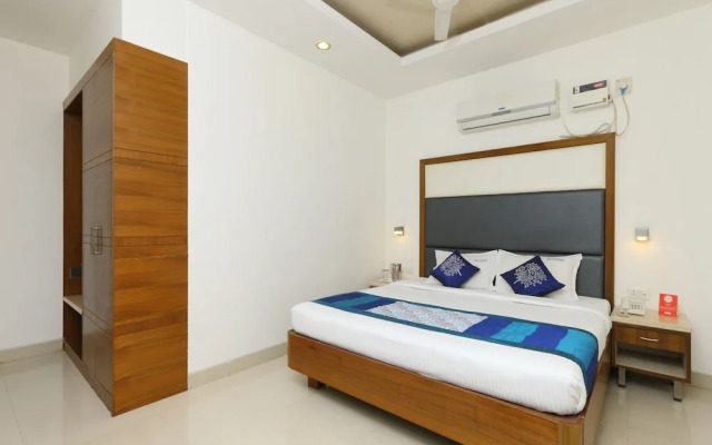 Collection O 683 Hotel Sri Chakra Inn