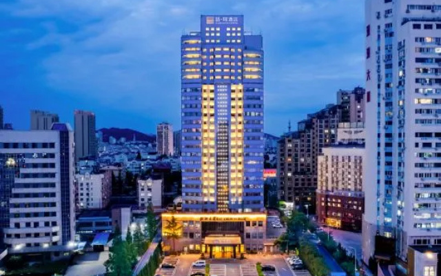 JAMES JOYCE COFFETEL (Qingdao May Fourth Square  Mixc) – Outside – Qingdao