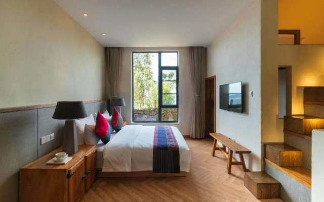 The Twelve Manor Terraces Lodge