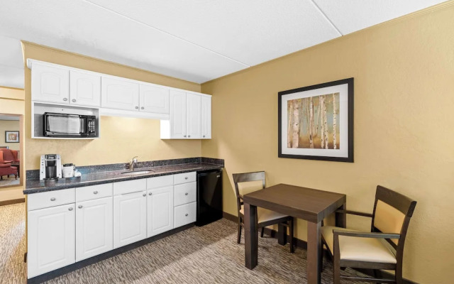 Best Western Plus Mariposa Inn & Conference Centre