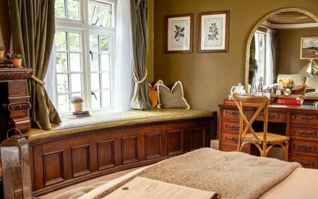 High Corner Inn