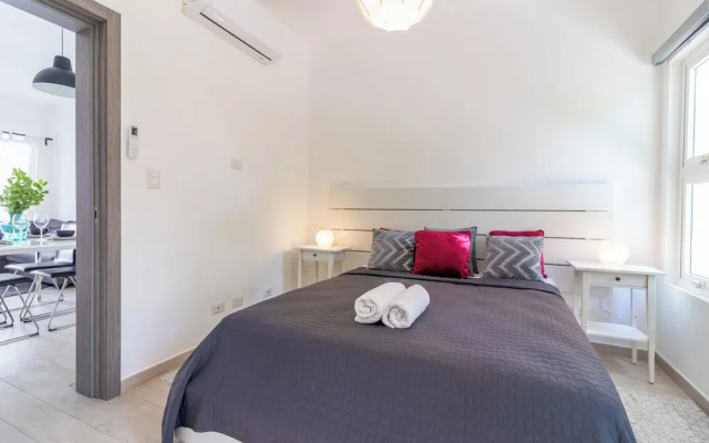 Modern 2BR Apartment - Paseo del Mar