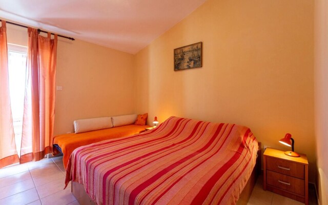 Beautiful Apartment in Razanac With 2 Bedrooms and Wifi