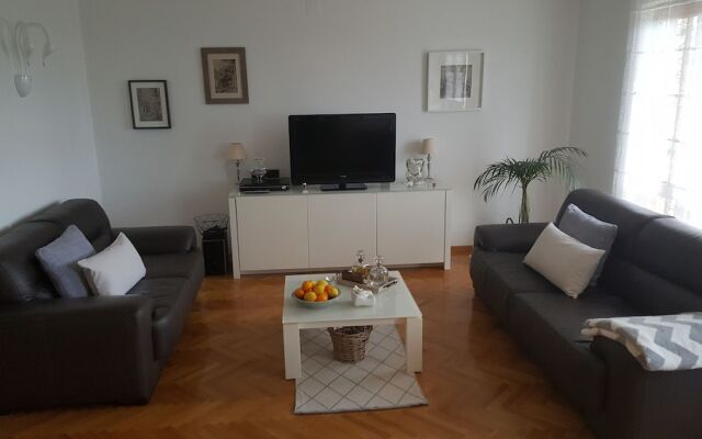 Pata Apartment