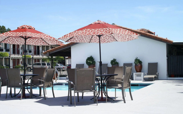 Travelodge by Wyndham Vallejo