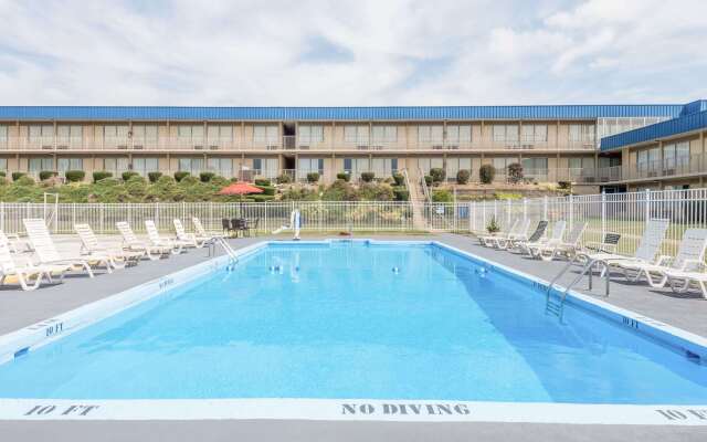 Days Inn by Wyndham St Clairsville
