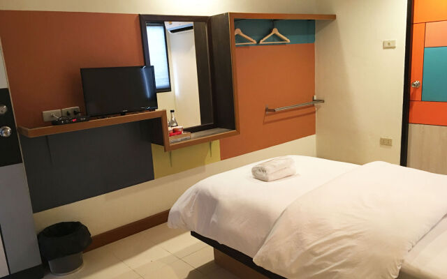ROOM at PRACHACHUEN