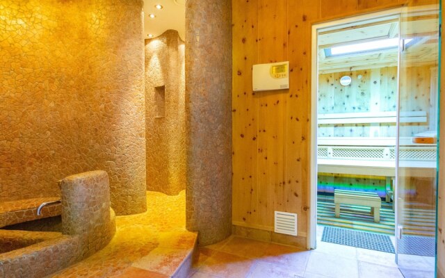 Cozy Apartment in Saalbach-hinterglemm With Sauna