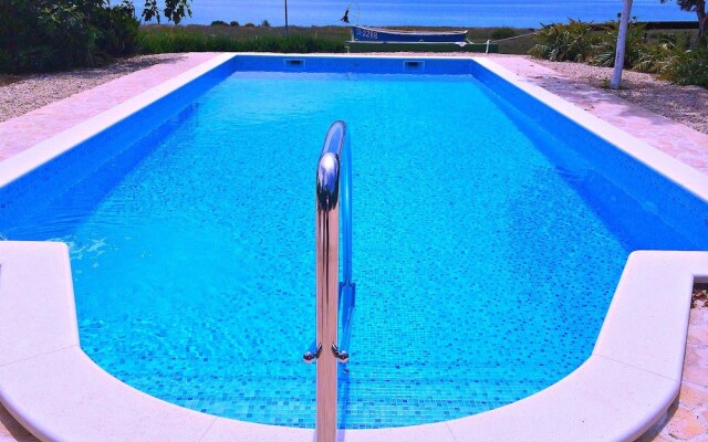 Luxurious Holiday Home in Split With Pool