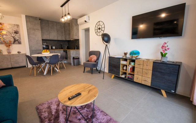 Imperial Apartment with Private Pool