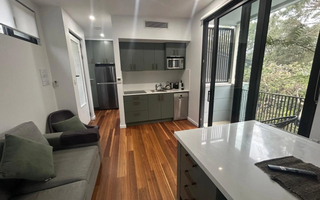 Bushland setting close to Sydney CBD- stand alone apartment