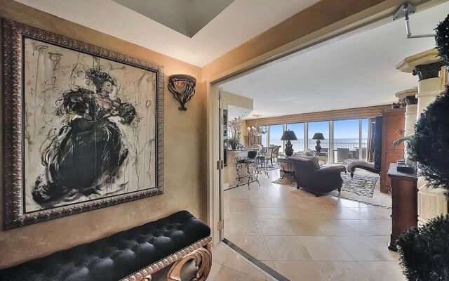 Maison Par Leau by RedAwning