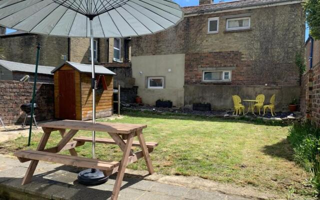 Ryde Beach Garden Apartment