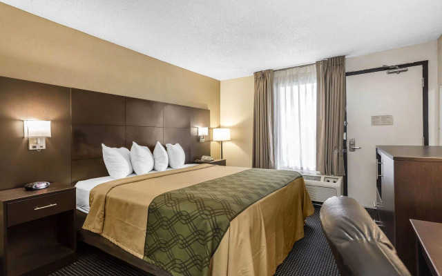 Econo Lodge North