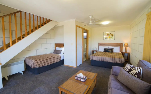 Loch Ard Motor Inn