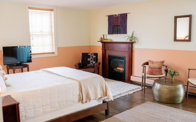 The Charleston House Bed & Breakfast