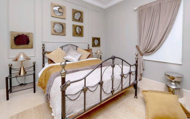 Beautiful 7 Bedrooms Villa A10