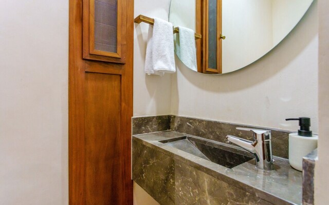 Jungle Luxury in Private Residential Area & Stunning Rooftop by Stella Rentals