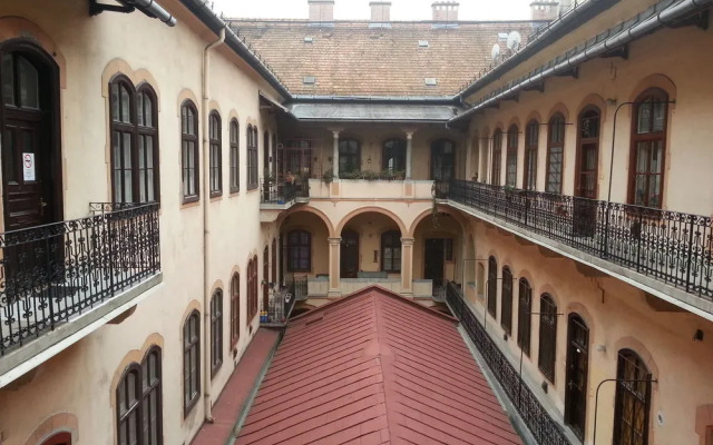 Caterina Private Rooms and Apartments