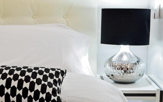 Black & White G&G