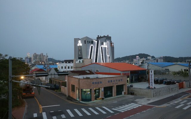Seocheon Hotel Kamon