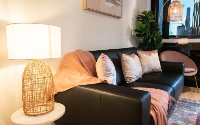 Central 2 Bedroom Apartment in Southbank