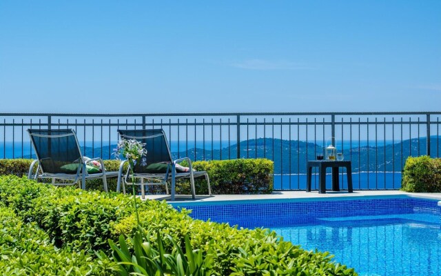 Amazing Home in Trsteno With Sauna, Wifi and 6 Bedrooms