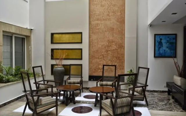 FabHotel New Friends Colony