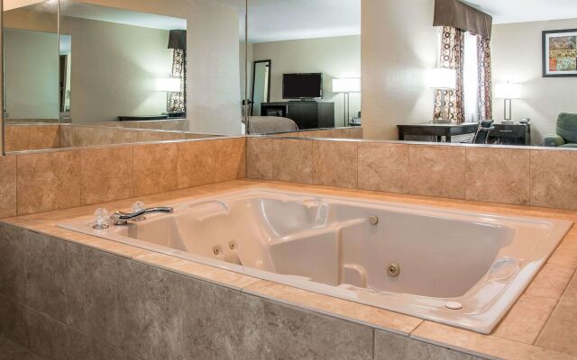 Quality Inn Grand Rapids South-Byron Center