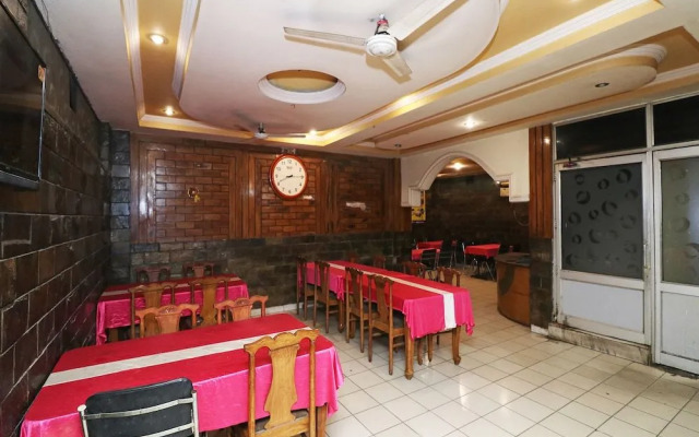 Collection O 7440 Hotel Paradise