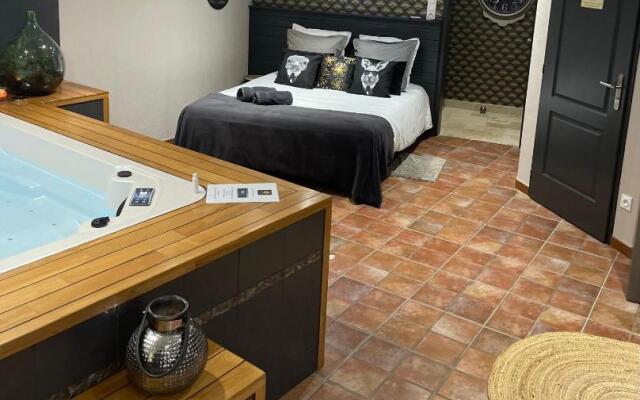 Chambre d h¿tes ind¿ndante Jacuzzi Cave Bar SUITE 785