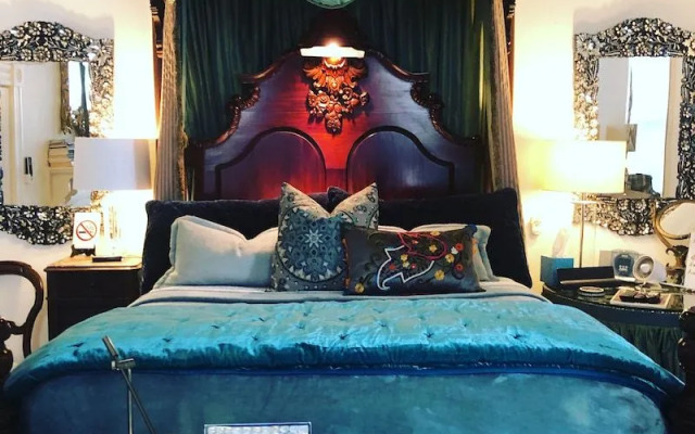 John Thomas Bed and Bath