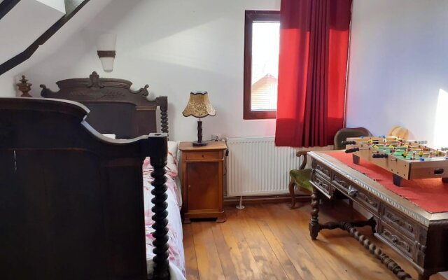 Chalet with 5 Bedrooms in Bu?Teni, with Wonderful Mountain View, Enclosed Garden And Wifi