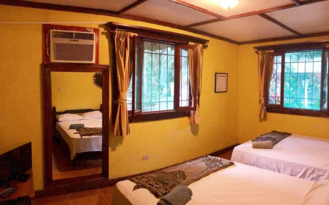 Tasty Dayz Hostel