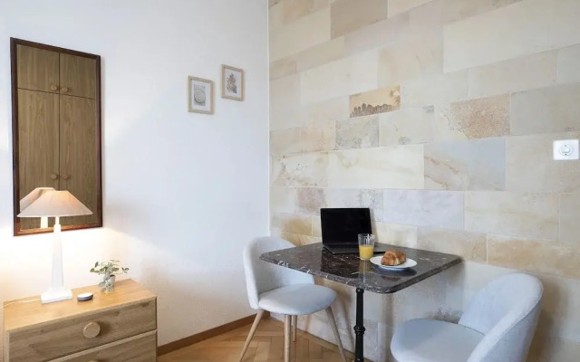 Mole Residence by Homenhancement