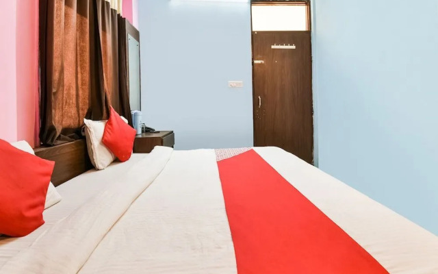 Oyo 16170 Bansiya Palace