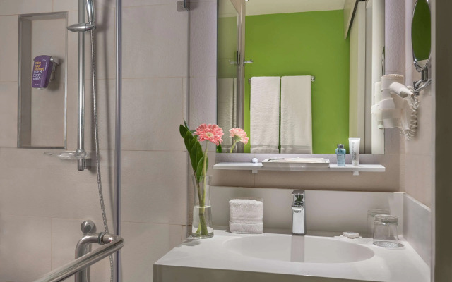 Park Inn By Radisson Clark