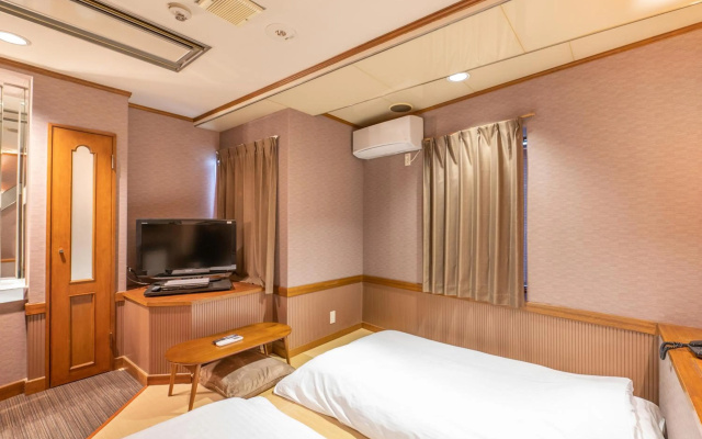 HOTEL Rakuserina – Guest Rooms – Fuefuki