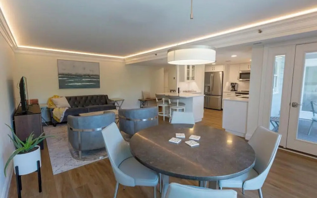 Wilmington Avenue 50 #102