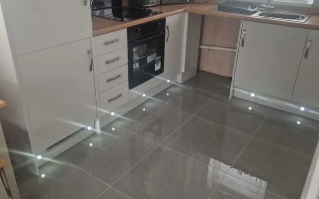 Captivating 2-bed Apartment in Tenby
