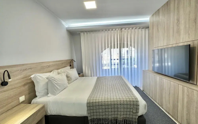Charming Modern Studio in Porto