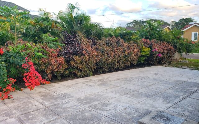 Serenity Retreat Villa Drax Hall