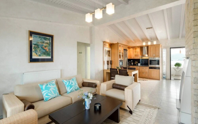 Lovely Apartment, sea View, Neos Marmaras, Greece