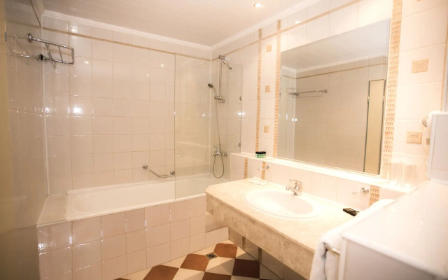 Royal Bay Hotel – All Inclusive