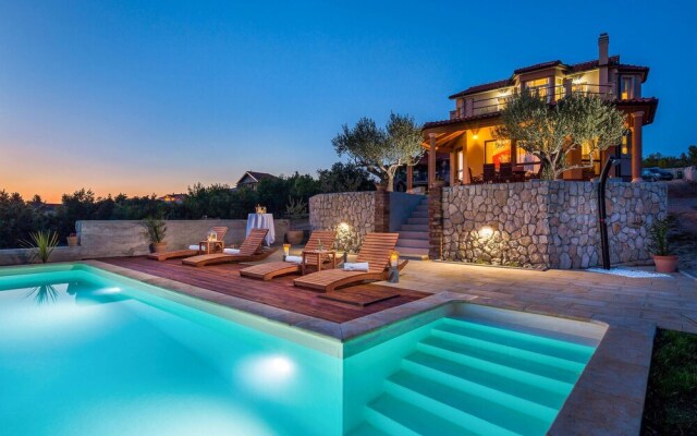 Awesome home in Sibenik w/ Outdoor swimming pool and 4 Bedrooms