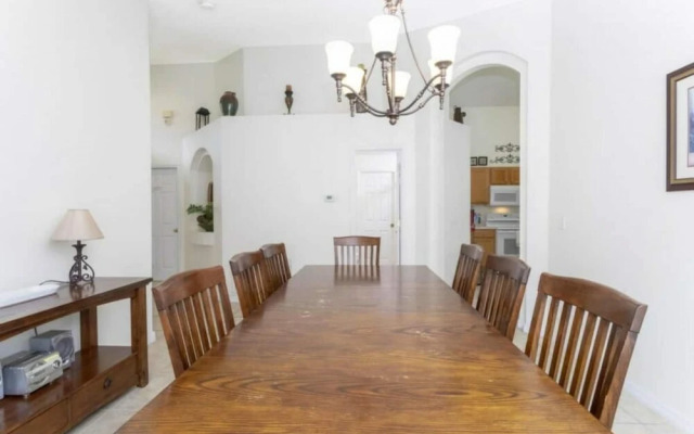 133 Beautiful Home With Lake View