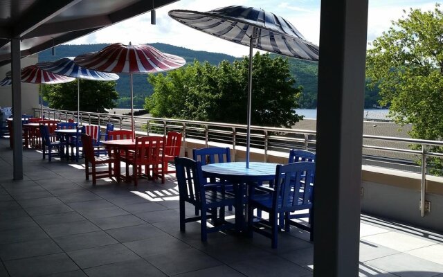 Surfside On The Lake