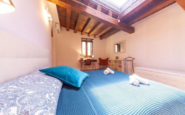 Valuk-Piazza Duomo Charming Apartment