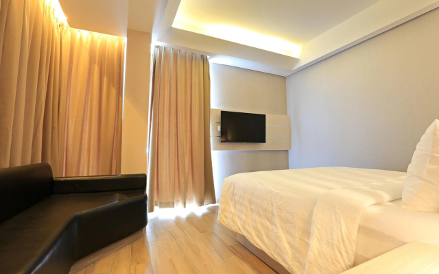 Luminor Hotel Jambi Kebun Jeruk by WH – Guest Rooms – Jambi